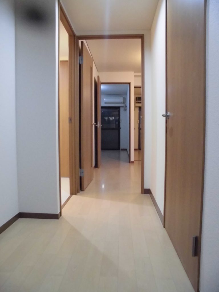 ﾏﾝｼｮﾝ　建具　ｸﾛｰｾﾞｯﾄ　ﾌﾛｰﾘﾝｸﾞ　ﾘﾌｫｰﾑ