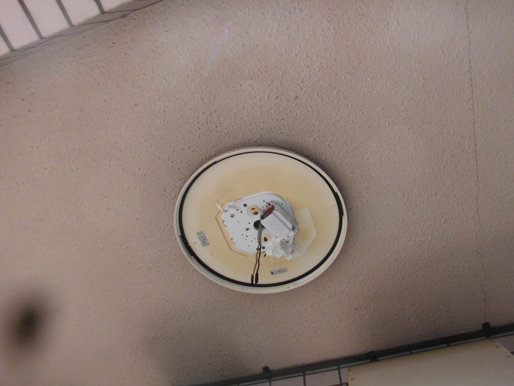 神奈川区　六角橋　照明器具交換　アパート共用部